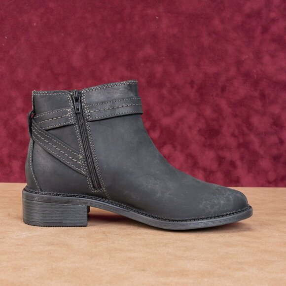 Clarks Women Maye Black Leather Strap Zip Ankle Boots sz 9.5US EUR41 - Picture 8 of 8